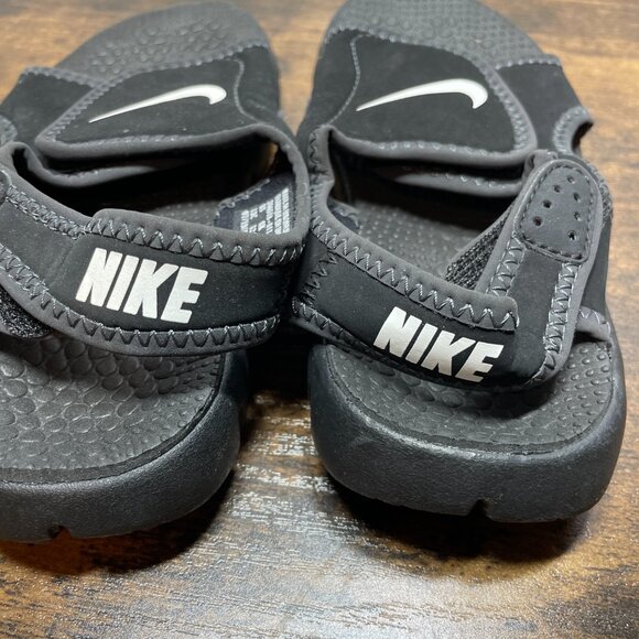 Nike Sunray Adjust Youth Size US 13C Kids' Water shoes - Picture 2 of 5
